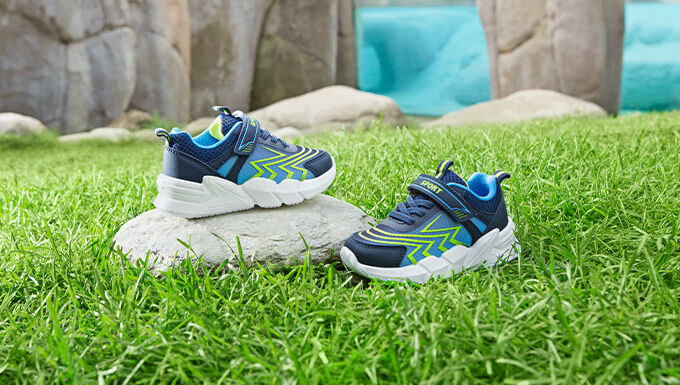 https://www.chicco.es/dw/image/v2/BJJJ_PRD/on/demandware.static/-/Sites-Chicco-Spain-Library/es_ES/dw902c05c1/site/05-Paginas de Categoria/Fashion/Zapatos/Camina/CHICCO_SS25_SL_107-680x385px.jpg